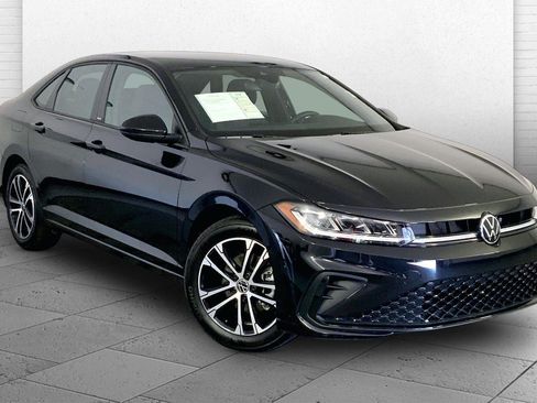 Used 2025 Volkswagen Jetta Sport FWD image 1