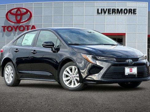 New 2025 Toyota Corolla LE image 2