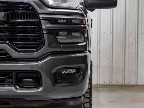 Used 2025 RAM 2500 Laramie AWD/4WD image 39