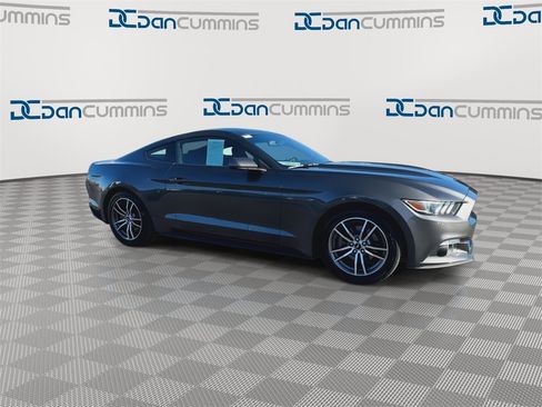 Used 2017 Ford Mustang Coupe image 9