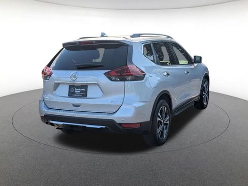 Used 2020 Nissan Rogue SV w/ Premium Package FWD image 5