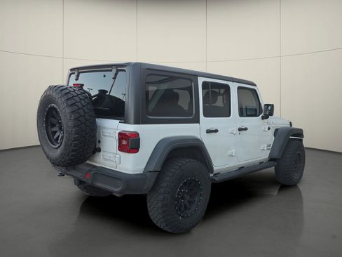 Used 2018 Jeep Wrangler Unlimited Sport S image 8