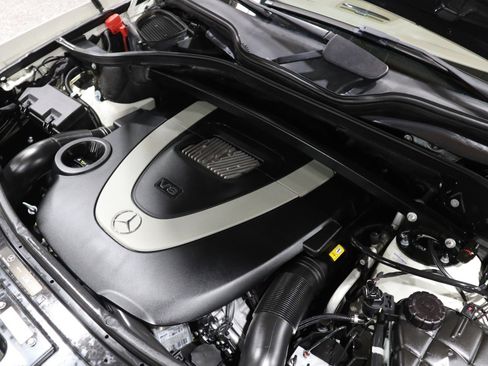 Used 2012 Mercedes-Benz GL 450 4MATIC w/ Premium 2 Pkg image 16