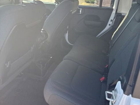 Used 2024 Jeep Wrangler Rubicon w/ Safety Group image 12