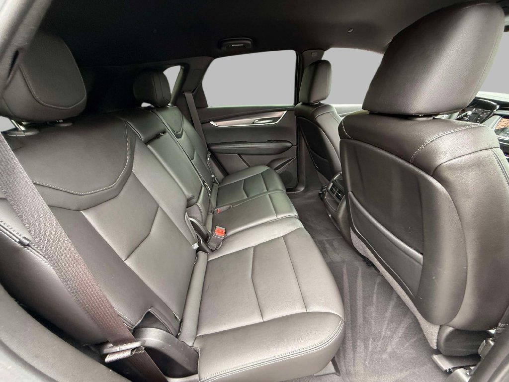 Used 2024 Cadillac XT5 Luxury w/ LPO, Floor Liner Package AWD/4WD image 16