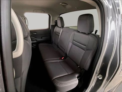 Used 2023 Nissan Frontier SV image 16