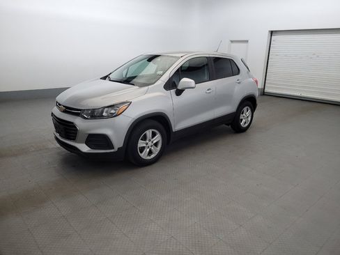Used 2020 Chevrolet Trax LS w/ Tint and Cruise Package FWD image 2
