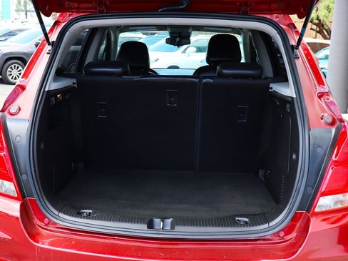 Used 2022 Chevrolet Trax LT w/ LT Convenience Package FWD image 25