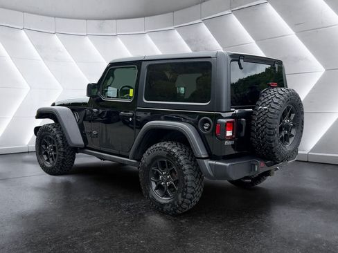Used 2025 Jeep Wrangler Sport AWD/4WD image 4