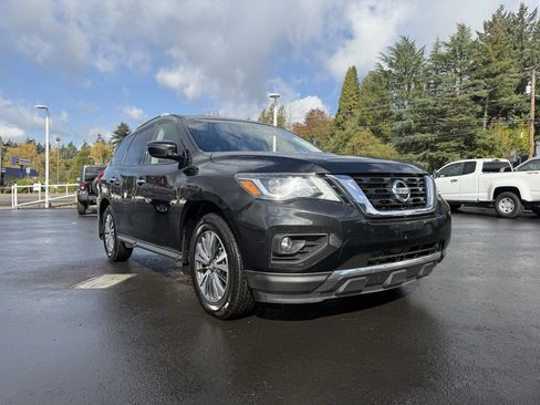 Used 2020 Nissan Pathfinder SV image 7