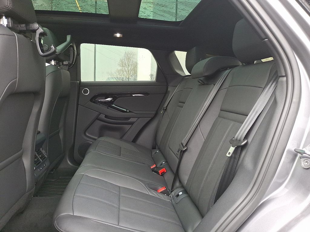 New 2026 Land Rover Range Rover Evoque Dynamic SE AWD/4WD image 6