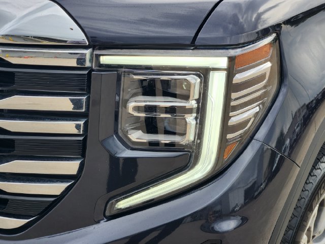 Used 2025 GMC Sierra 1500 SLT RWD image 9