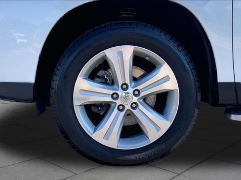 Used 2013 Toyota Highlander Limited FWD image 11