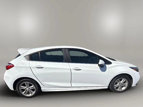 Used 2017 Chevrolet Cruze LT w/ Convenience Package FWD image 6