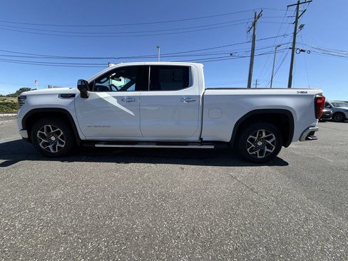 Used 2023 GMC Sierra 1500 SLT w/ SLT Premium Package AWD/4WD image 11