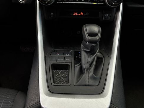 Used 2023 Toyota RAV4 XLE FWD image 23