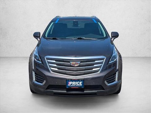 Used 2017 Cadillac XT5 Premium Luxury AWD/4WD image 2