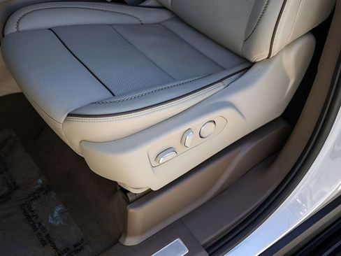 Used 2023 GMC Yukon Denali AWD/4WD image 11