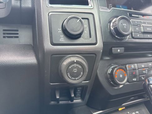 Used 2016 Ford F150 XLT w/ Equipment Group 302A Luxury AWD/4WD image 18