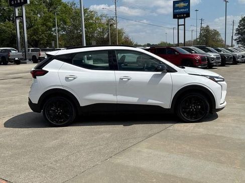 New 2027 Chevrolet Bolt RS FWD image 8