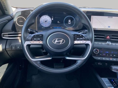 Used 2025 Hyundai Elantra SEL FWD image 6