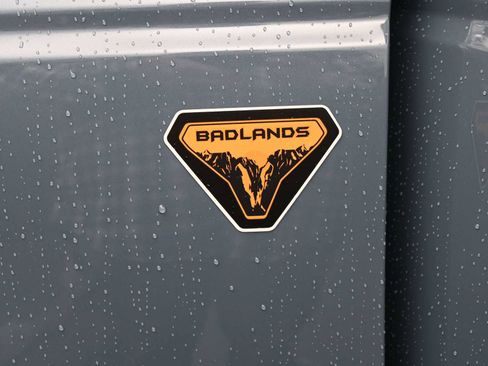 New 2025 Ford Bronco Badlands image 10