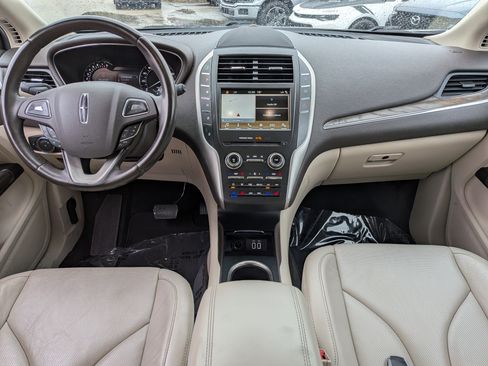 Used 2017 Lincoln MKC Reserve FWD image 17