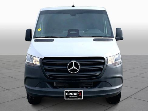 Used 2025 Mercedes-Benz Sprinter 2500 image 4