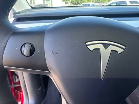 Used 2025 Tesla Model Y Performance AWD/4WD image 16