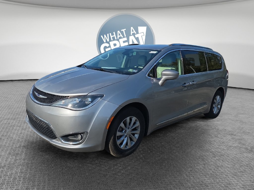 Used 2019 Chrysler Pacifica Touring-L FWD image 8