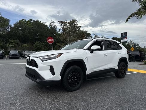 Used 2024 Toyota RAV4 XLE FWD image 28