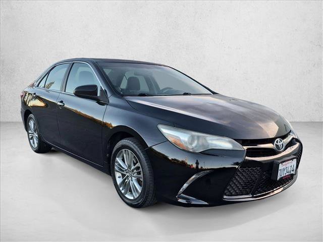 Used 2015 Toyota Camry SE FWD image 3