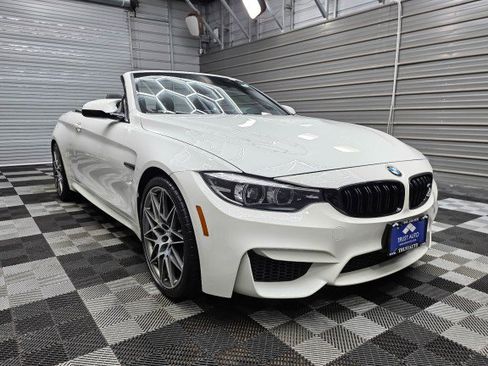 Used 2018 BMW M4 Convertible RWD image 5