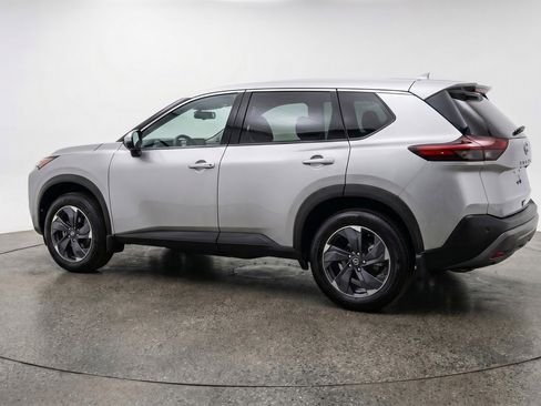 Used 2025 Nissan Rogue SV image 6