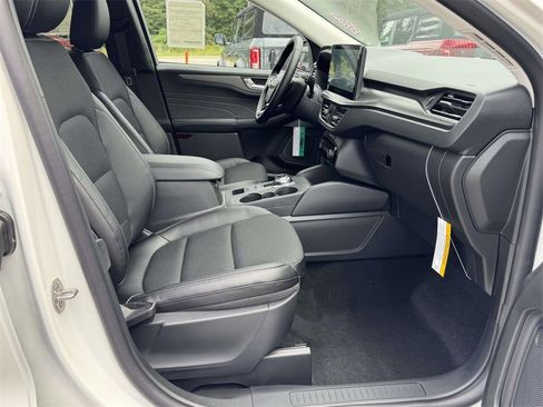 New 2026 Ford Escape SE image 12