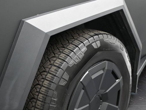 Used 2024 Tesla Cybertruck Cyberbeast AWD/4WD image 19