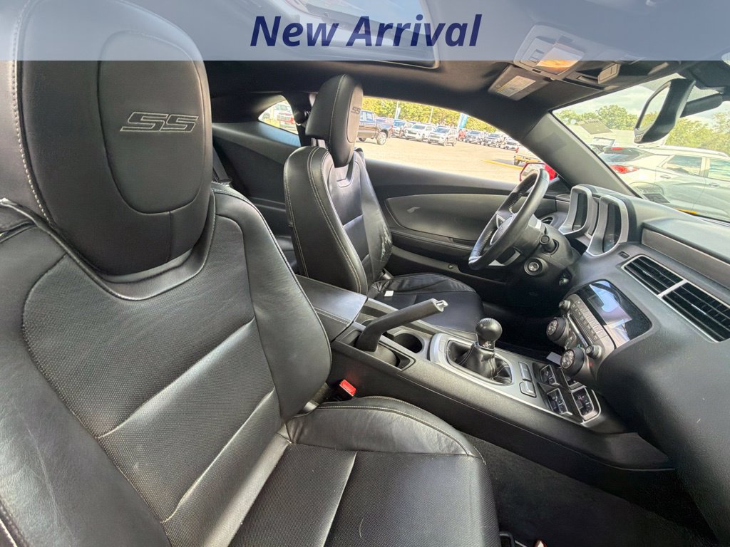 Used 2011 Chevrolet Camaro SS RWD image 6