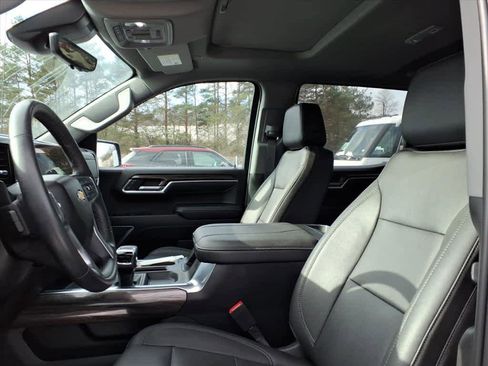 Used 2023 Chevrolet Silverado 1500 LTZ w/ LTZ Premium Package image 11