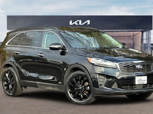 Used 2020 Kia Sorento S image 2