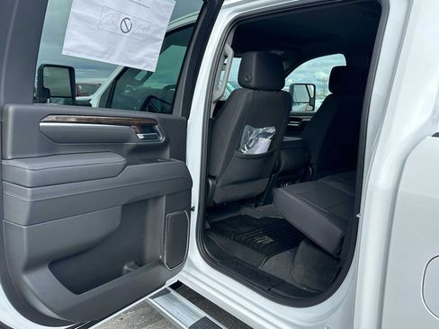 New 2025 GMC Sierra 2500 SLE w/ Preferred Package image 19