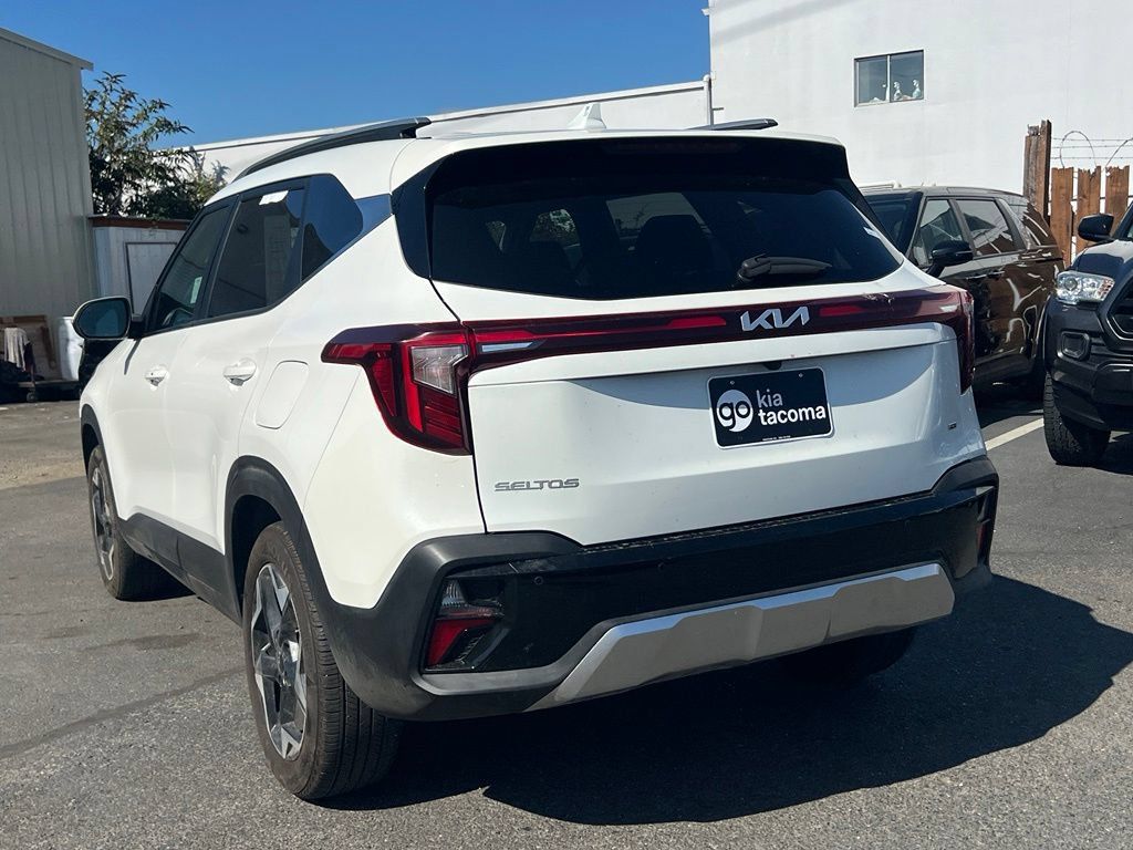 Certified 2025 Kia Seltos EX AWD/4WD image 9