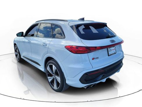 New 2025 Audi SQ5 Prestige image 3