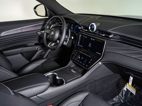 Certified 2025 Maserati Grecale Modena AWD/4WD image 14