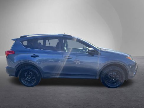 Used 2014 Toyota RAV4 LE AWD/4WD image 2