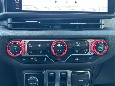 Used 2024 Jeep Wrangler Sport AWD/4WD image 29