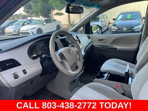 Used 2014 Toyota Sienna LE FWD image 6