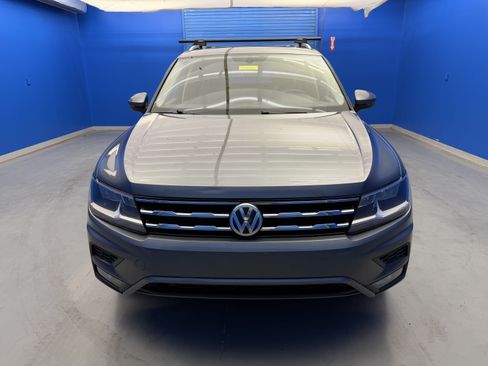 Used 2018 Volkswagen Tiguan SEL FWD image 3