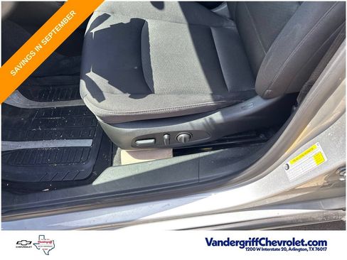 Used 2021 Chevrolet Malibu LT w/ Sport Edition FWD image 9