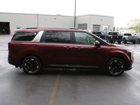 New 2026 Kia Carnival EX FWD image 4
