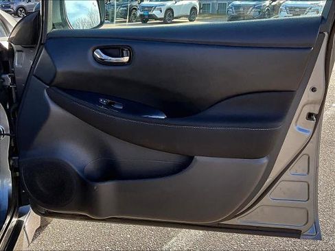 Certified 2024 Nissan Leaf SV Plus image 12